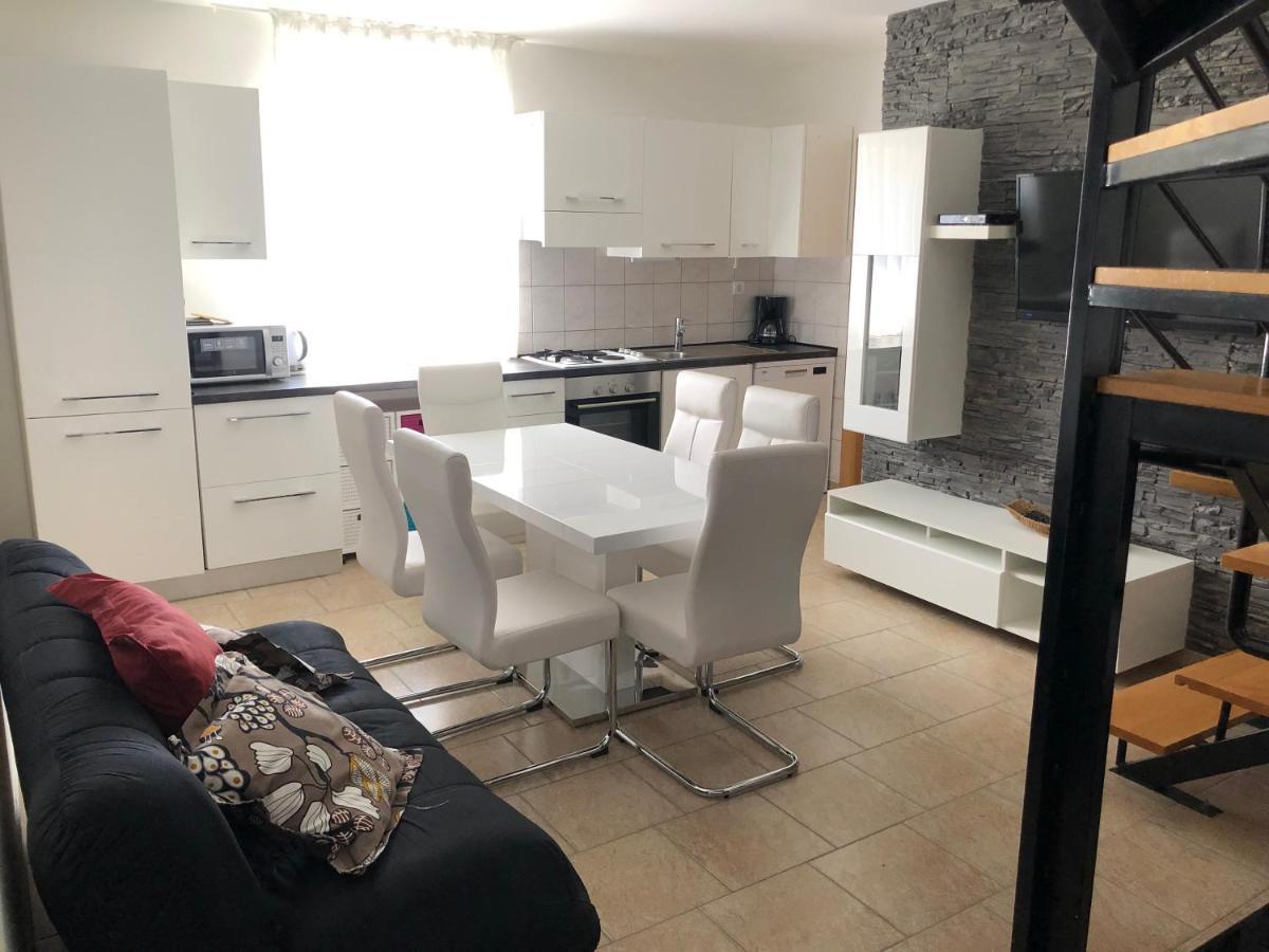 Villa Ester Lopar Εξωτερικό φωτογραφία