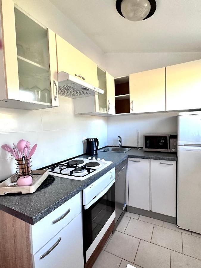 Villa Ester Lopar Εξωτερικό φωτογραφία