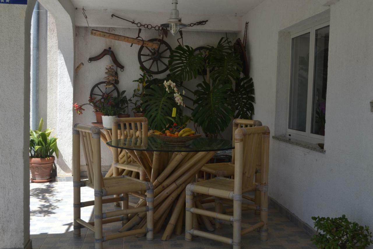 Villa Ester Lopar Εξωτερικό φωτογραφία