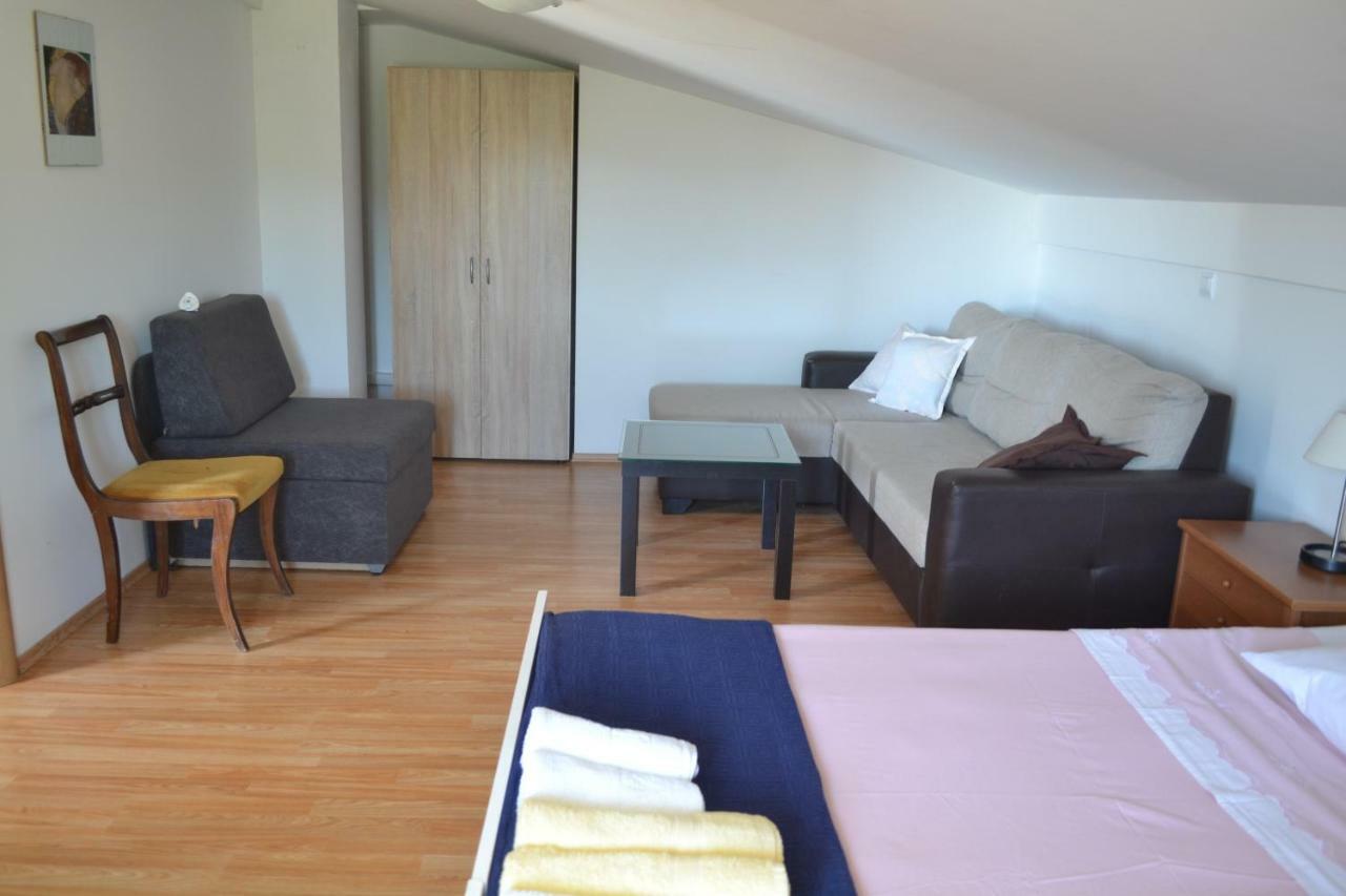Villa Ester Lopar Εξωτερικό φωτογραφία
